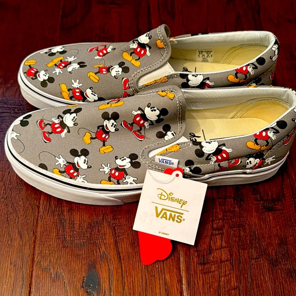 Disney Mickey Mouse Vans 10 - Picture 1 of 2